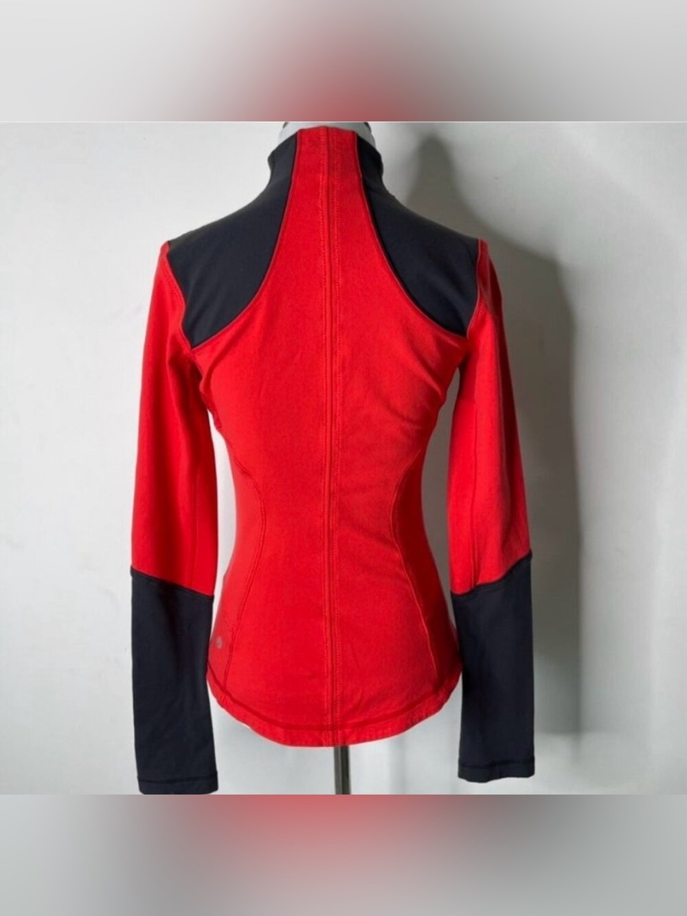 🍋 LULULEMON | Forme Jacket - Picture 3 of 7